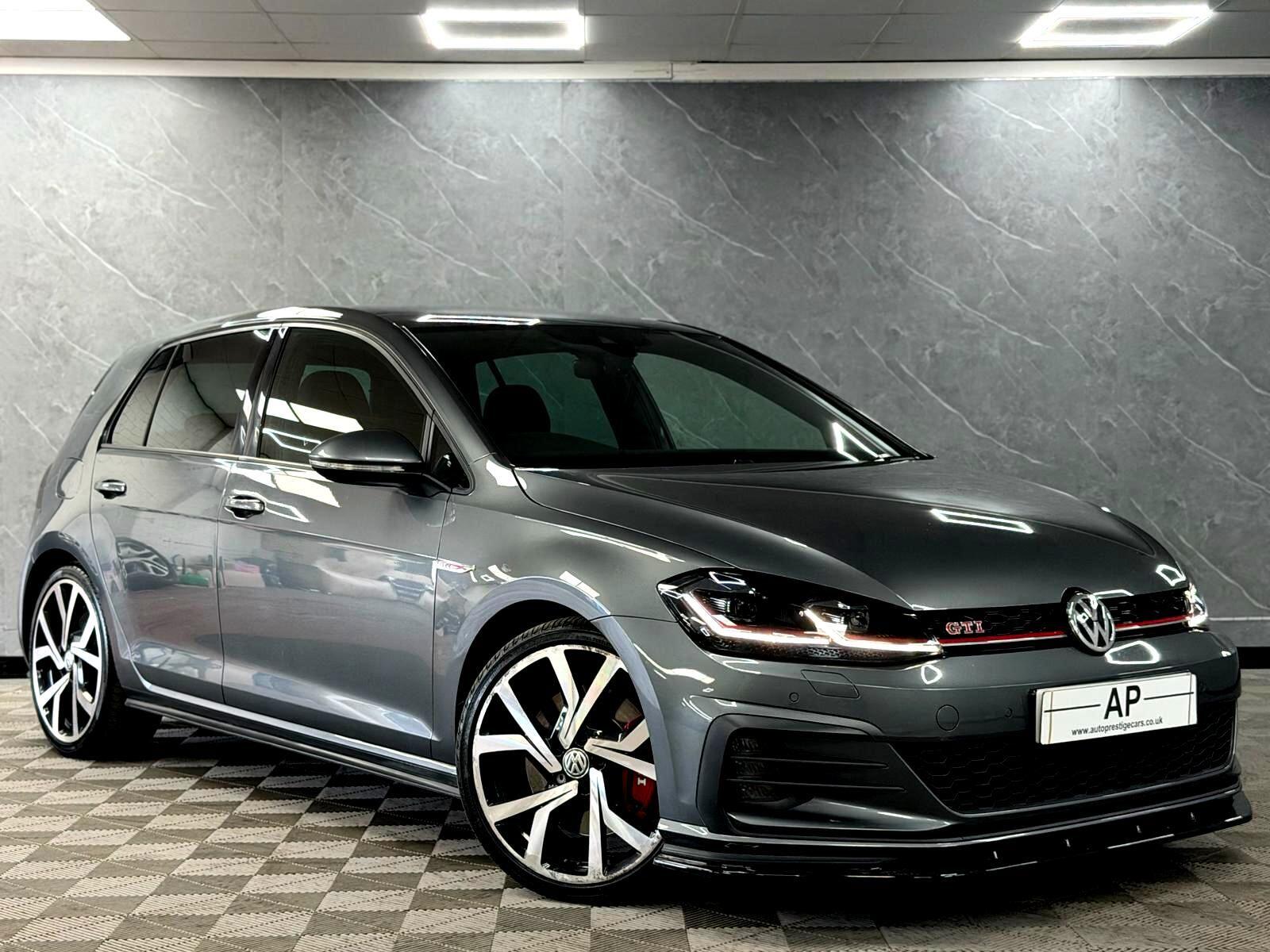 Volkswagen Golf secondary view